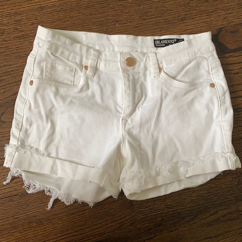 Blank NYC The Fulton white shorts with gold detail